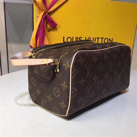 neceser de hombre louis vuitton|louis vuitton bolsas.